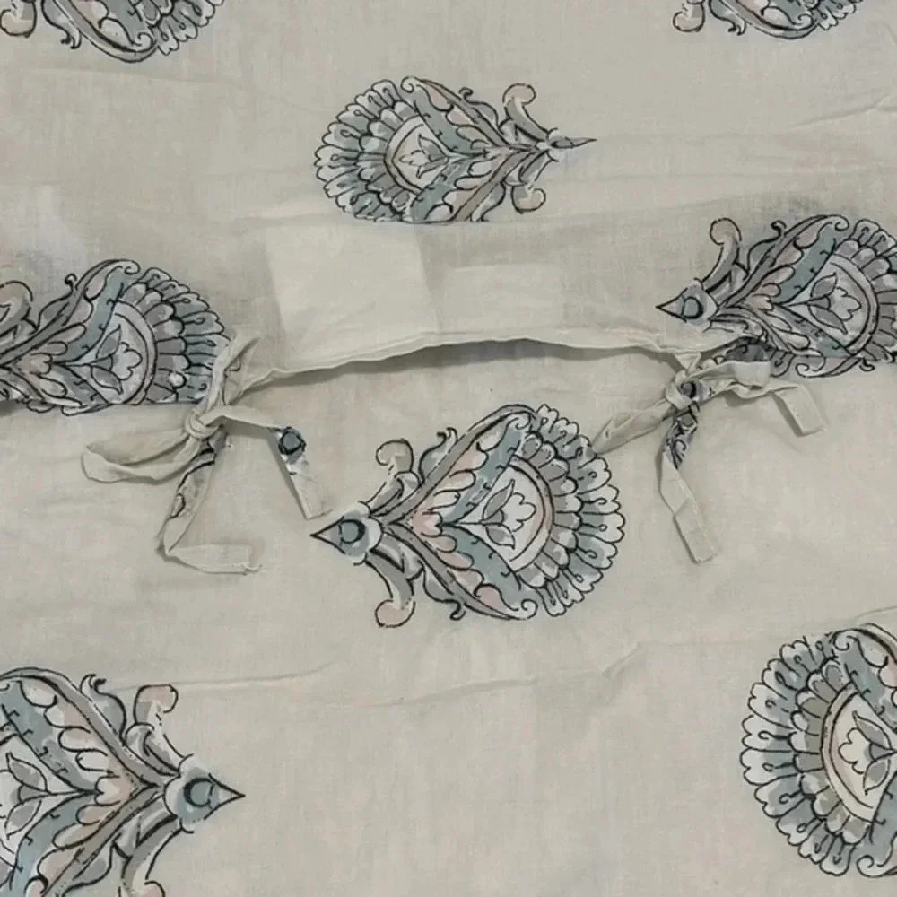 Rachel Ashwell Quilted Pillow Covers Paisley Floral
Blue White Size 21x37 Set - Picture 5 of 10